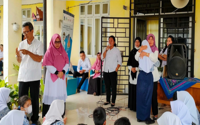 Perpisahan Ibu Kepala Sekolah dan Siswa/i